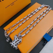 Louis Vuitton New Couple Retro Logo Letter Pendant Silver Necklace