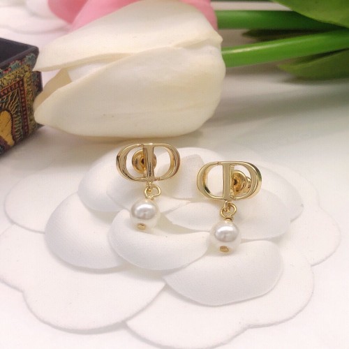 Dior New Fashion CD Hanging Pearl Smooth Earrings
