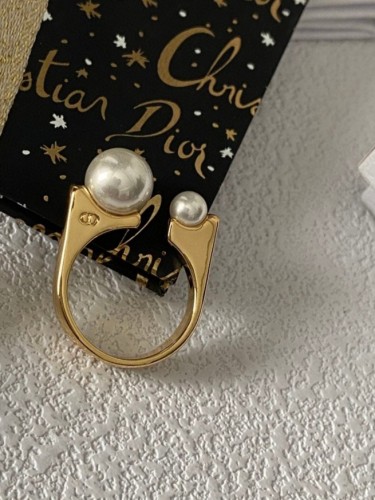 Dior New Fashion Elegant Size Pearl Letter Ring