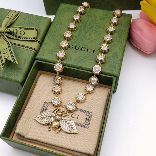 Gucci New Fashion Versatile Diamond Bee Necklace