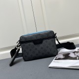 Louis Vuitton New Fashion Color Contrasting Logo Cowhide Cross Bag Size: 20x31x7CM