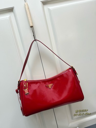 Prada New Classic Head Fold Leather Lock Underarm Bag Size: 34x19.5x10 CM