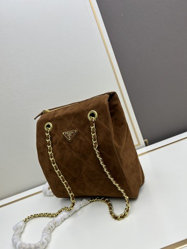 Prada New Classic Retro Suede Chain Bag Shoulder Cross Bag Size: 24x24x7CM