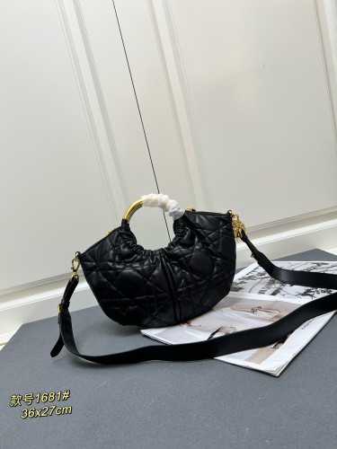 Dior New Classic Vintage Dumpling Bun Size: 36x27 CM