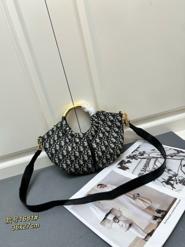 Dior New Classic Vintage Dumpling Bun Size: 36x27 CM