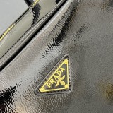 Prada New Classic Triangle Logo Leather Lock Head Bag Diagonal Cross Handbag Size: 30 × 17.5 × 10 CM