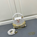 Louis Vuitton New Elegant Leather Flip Chain Mini Handbag Size: 21 × 13 × 8 CM