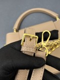 Louis Vuitton New Elegant Leather Flip Chain Handbag Size: 31 × 20 × 11CM