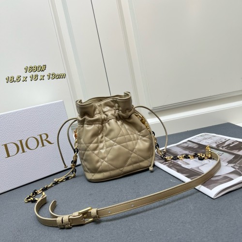 Dior New Fashion Leather Bucket Bag Size: 18.5 x 16 x 13 CM
