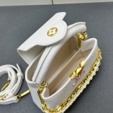 Louis Vuitton New Elegant Leather Flip Chain Mini Handbag Size: 21 × 13 × 8 CM