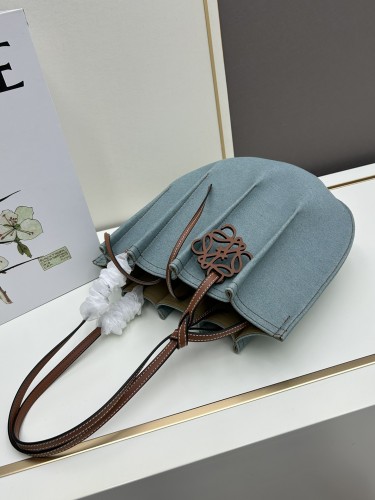 Loewe New Fashion Cowboy Tote Bag Size: 28x27x12 CM