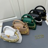Louis Vuitton New Elegant Leather Flip Chain Handbag Size: 27 × 17 × 9CM
