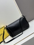 Fendi New Classic Leather Diagonal Cross Handbag Size: 34.5 × 20 × 4.5 CM