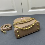 Louis Vuitton New Elegant Leather Flip Chain Mini Handbag Size: 21 × 13 × 8 CM