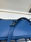 Fendi New Classic Leather Diagonal Cross Handbag Size: 22 × 13 × 4.5 CM