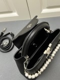 Louis Vuitton New Elegant Leather Flip Chain Handbag Size: 27 × 17 × 9CM