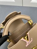 Louis Vuitton New Elegant Leather Flip Chain Mini Handbag Size: 21 × 13 × 8 CM
