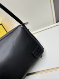 Fendi New Classic Leather Diagonal Cross Handbag Size: 34.5 × 20 × 4.5 CM