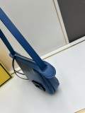 Fendi New Classic Leather Diagonal Cross Handbag Size: 22 × 13 × 4.5 CM