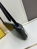 Fendi New Classic Leather Diagonal Cross Handbag Size: 34.5 × 20 × 4.5 CM