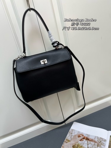 Balenciaga New Fashion Lazy Slant Cross Bag Handbag Size: 28.9x20x9.9 CM