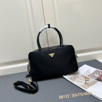 Prada New Classic Nylon Leather Lock Bag Diagonal Cross Handbag Size: 30 × 17.5 × 10 CM