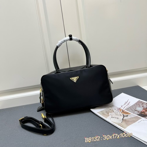 Prada New Classic Nylon Leather Lock Bag Diagonal Cross Handbag Size: 30 × 17.5 × 10 CM