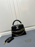 Louis Vuitton New Elegant Leather Flip Chain Handbag Size: 27 × 17 × 9CM