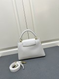 Louis Vuitton New Elegant Leather Flip Chain Handbag Size: 27 × 17 × 9CM