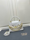 Louis Vuitton New Elegant Leather Flip Chain Handbag Size: 31 × 20 × 11CM