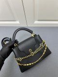 Louis Vuitton New Elegant Leather Flip Chain Handbag Size: 27 × 17 × 9CM