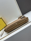 Fendi New Classic Leather Diagonal Cross Handbag Size: 34.5 × 20 × 4.5 CM