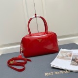 Prada New Classic Triangle Logo Cowhide Lock Diagonal Cross Handbag Size: 30 × 17.5 × 10 CM