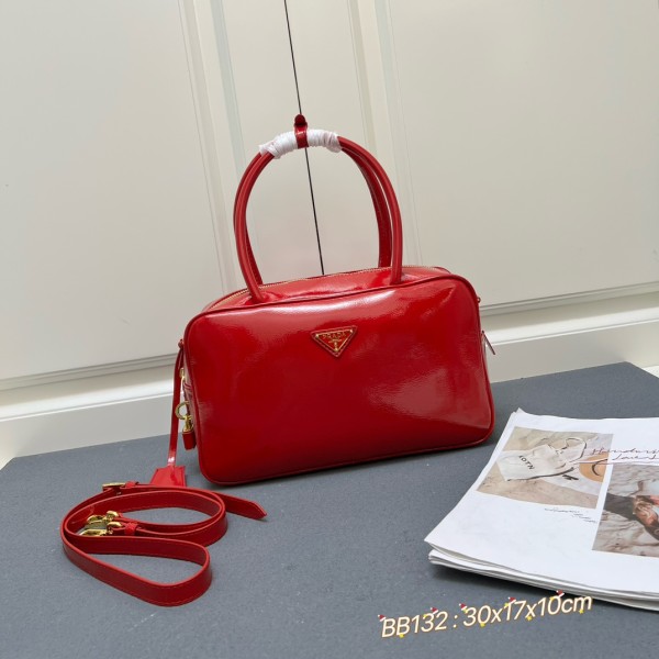 Prada New Classic Triangle Logo Cowhide Lock Diagonal Cross Handbag Size: 30 × 17.5 × 10 CM