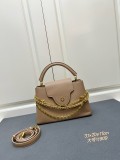 Louis Vuitton New Elegant Leather Flip Chain Handbag Size: 31 × 20 × 11CM