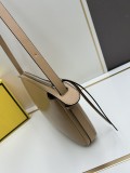 Fendi New Classic Leather Diagonal Cross Handbag Size: 34.5 × 20 × 4.5 CM