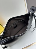 Fendi New Classic Leather Diagonal Cross Handbag Size: 34.5 × 20 × 4.5 CM