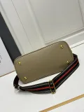 Prada New Fashion Retro Lychee Pattern Leather Handbag Size: 30 x 20 x 15.5CM