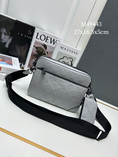 Louis Vuitton New Fashion Embossed Postman Bag Crossbody Bag Size: 27 x 4.5 x 18.5CM