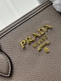 Prada New Fashion Retro Lychee Pattern Leather Handbag Size: 30 x 20 x 15.5CM