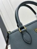 Prada New Fashion Retro Lychee Pattern Leather Handbag Size: 30 x 20 x 15.5CM