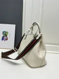 Prada New Fashion Retro Lychee Pattern Leather Handbag Size: 30 x 20 x 15.5CM