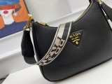 Prada New Fashion Elegant Lychee Pattern Leather Shoulder Strap Crossbody Bag Size: 25 x 18 x 8CM
