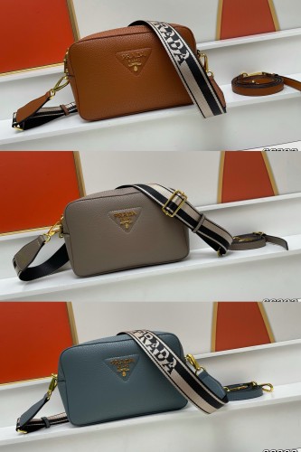 Prada New Fashion Lychee patterned Leather Shoulder Strap Camera Bag Size: 22 x 14 x 8CM