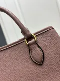 Prada New Fashion Retro Lychee Pattern Leather Handbag Size: 30 x 20 x 15.5CM