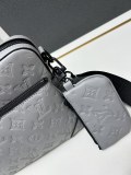 Louis Vuitton New Fashion Embossed Postman Bag Crossbody Bag Size: 27 x 4.5 x 18.5CM