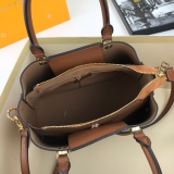 Louis Vuitton New Classic Vintage Leather Handheld Shoulder Bag Size: 30 x 23 x 13CM