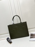 Dior New Classic Embossed Tote Shopping Bag Size: 36.5 × 28 × 17.5 CM