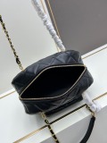 Chanel New Fashion Wrinkled Calfskin Bowling Bag Size: 30 x 22 x 11CM
