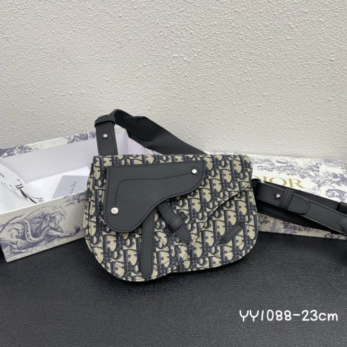 Dior New Classic Retro Flip Saddle Bag Size: 21.5 x 12 x 6 CM